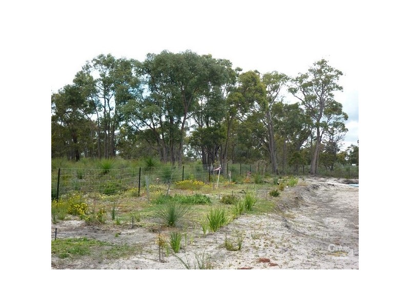 19 Salmon Gum Crescent, Chittering WA 6084