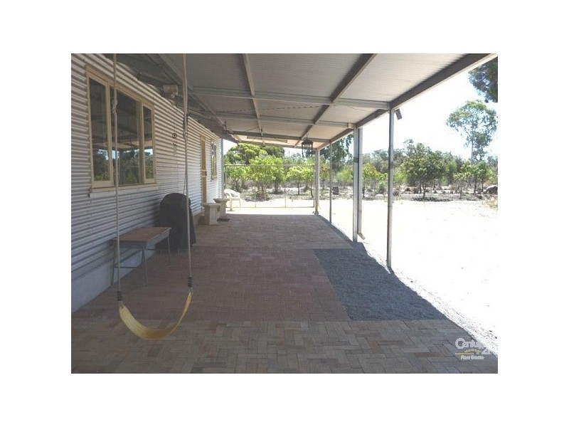 82 Bell Road, Gingin WA 6503