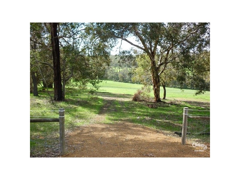 152 Dexter Chase, Lower Chittering WA 6084