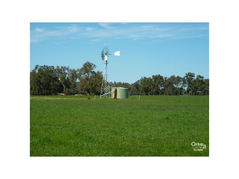 12 Wire Road, Gingin WA 6503