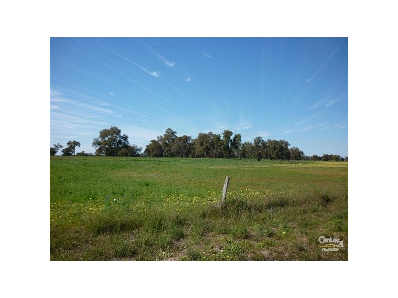 12 Wire Road, Gingin WA 6503