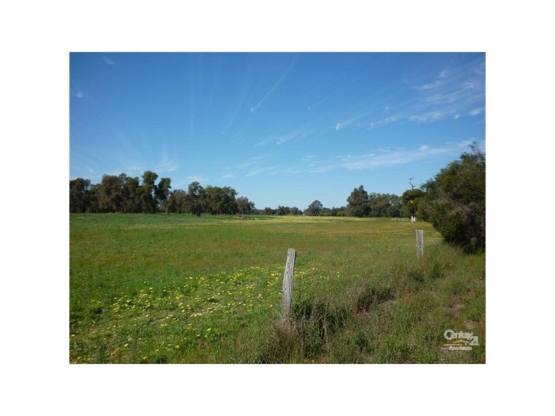 12 Wire Road, Gingin WA 6503