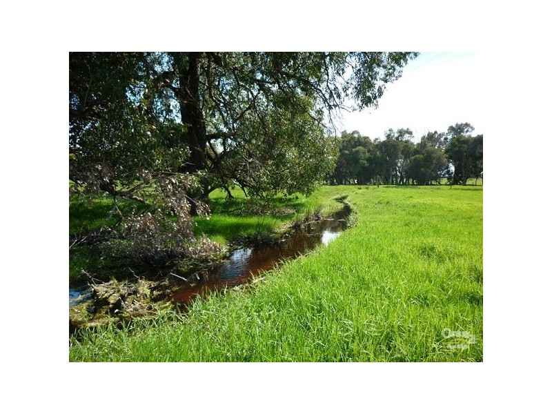 12 Wire Road, Gingin WA 6503