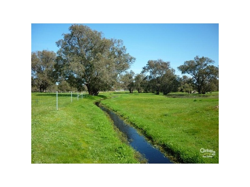 12 Wire Road, Gingin WA 6503