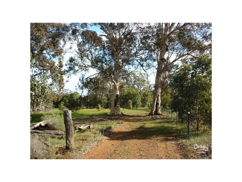 184 Wisteria Way, Chittering WA 6084