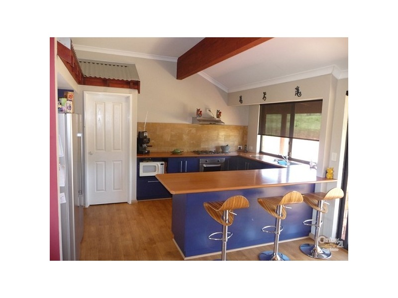 17 Chardonnay Drive, Lower Chittering WA 6084