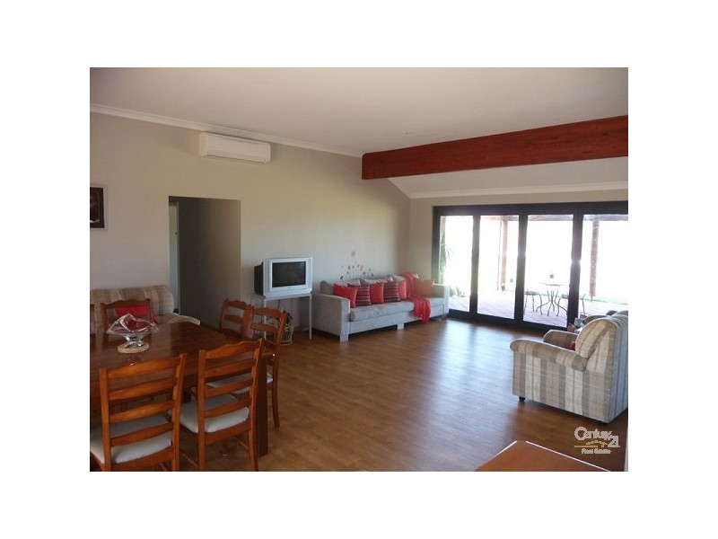 17 Chardonnay Drive, Lower Chittering WA 6084