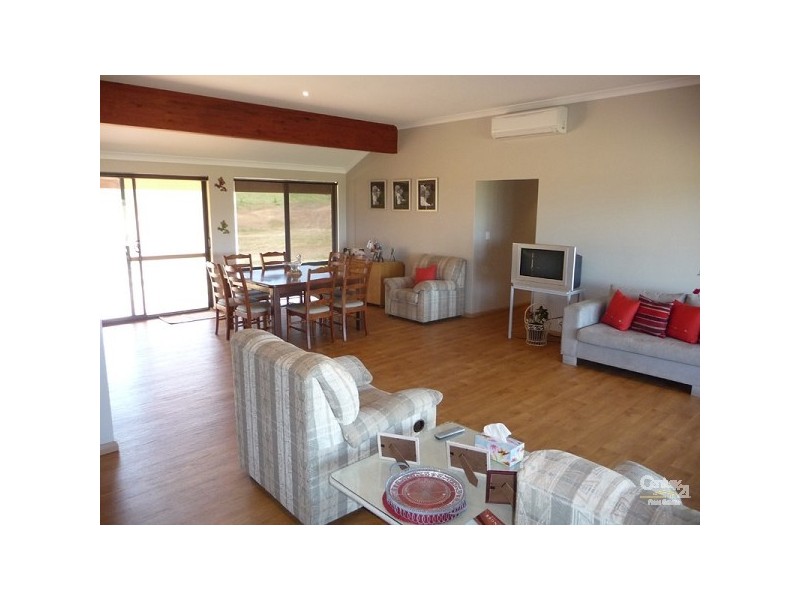 17 Chardonnay Drive, Lower Chittering WA 6084