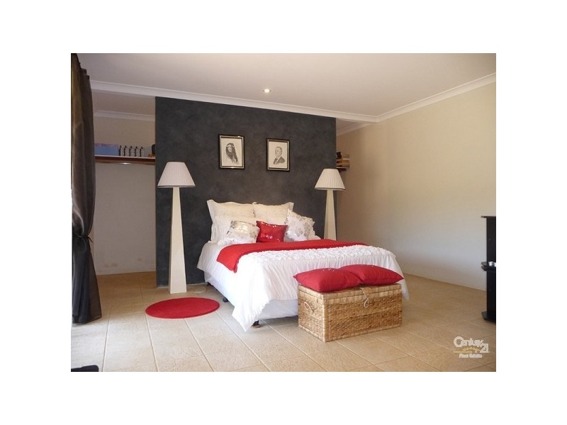 17 Chardonnay Drive, Lower Chittering WA 6084