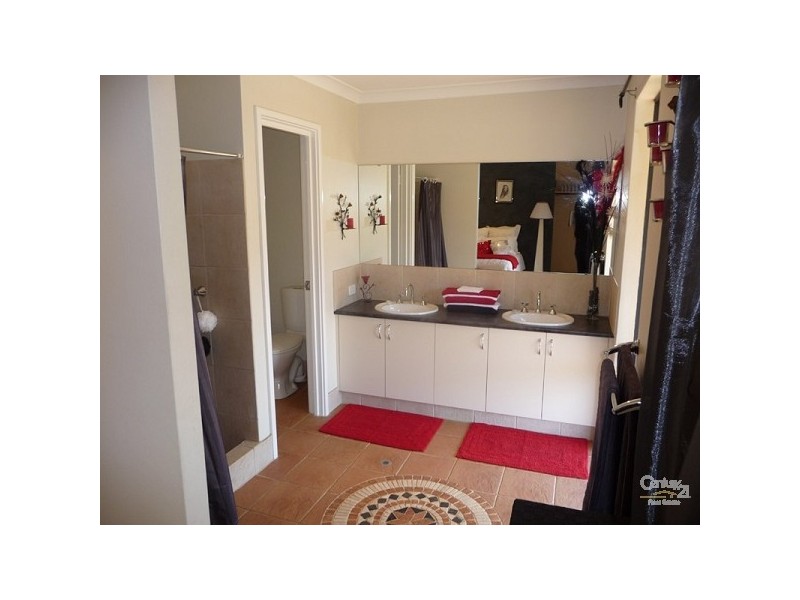 17 Chardonnay Drive, Lower Chittering WA 6084