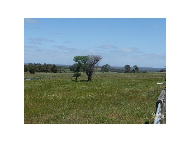 17 Chardonnay Drive, Lower Chittering WA 6084
