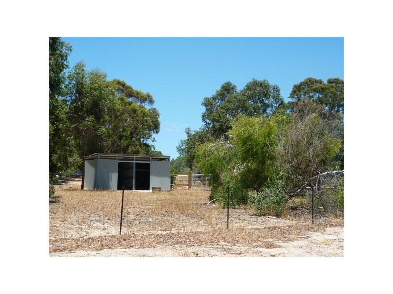 117 Leschenaultia Drive, Chittering WA 6084