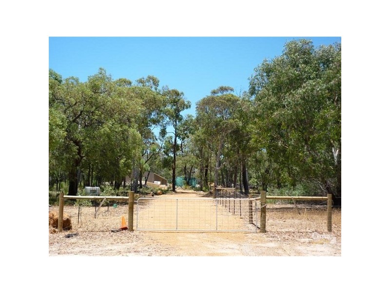 117 Leschenaultia Drive, Chittering WA 6084