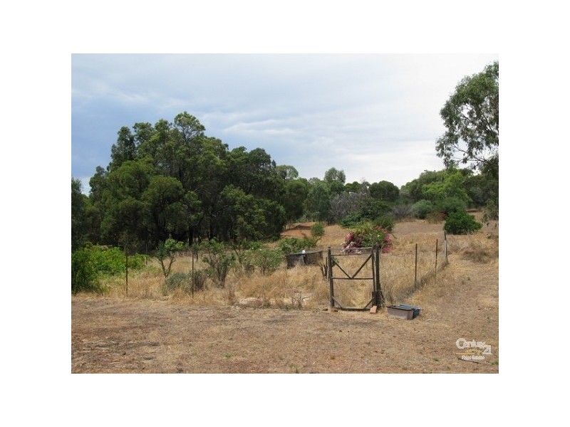 185 Powderbark Road, Lower Chittering WA 6084