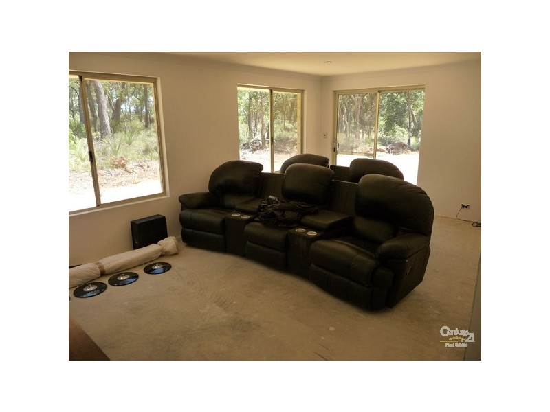 26 Honeypot Road, Lower Chittering WA 6084