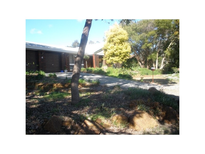 4 Cagney Way, Lesmurdie WA 6076