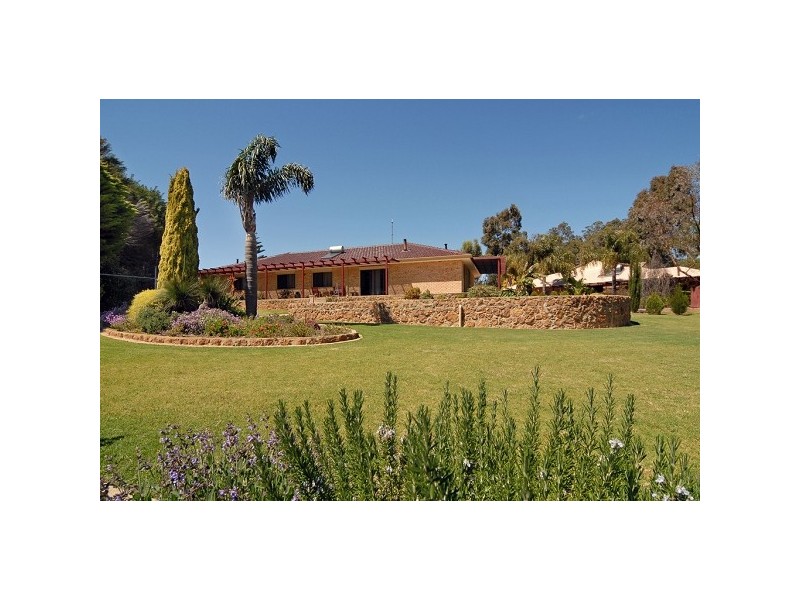 33 Carob Tree Place, Lesmurdie WA 6076