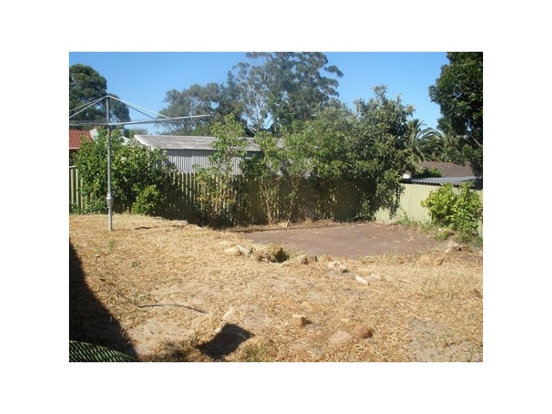 4 Hale Road, Forrestfield WA 6058