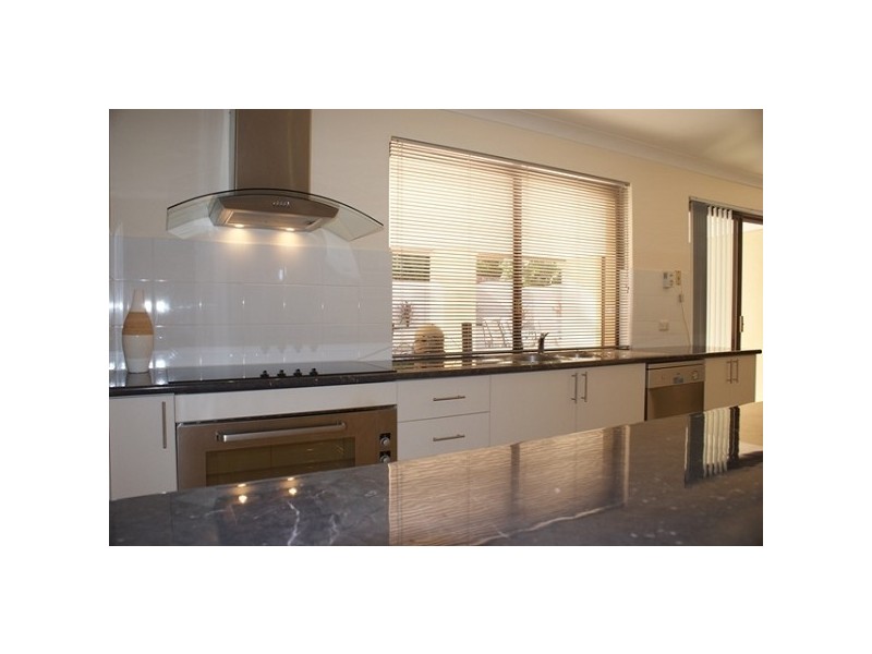 14 Brigalow Way, Lesmurdie WA 6076