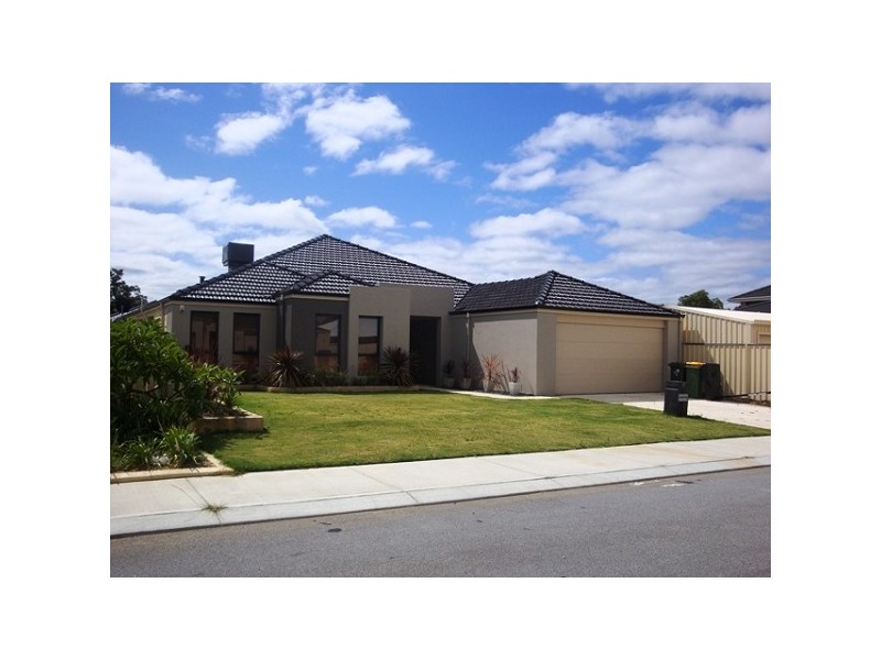 17 Brittain Road, Wattle Grove WA 6107