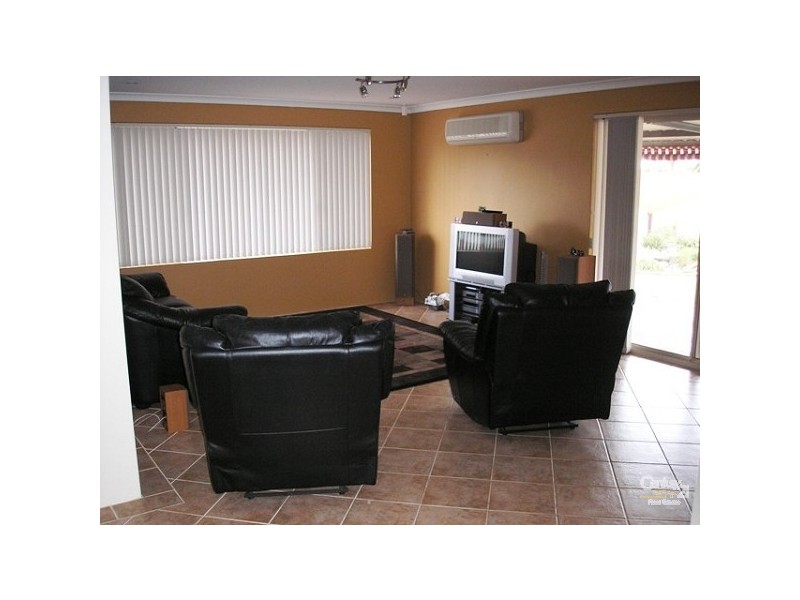 36 Plane Tree Green, Forrestfield WA 6058