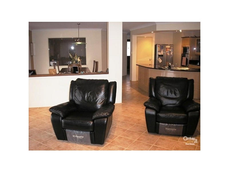 36 Plane Tree Green, Forrestfield WA 6058