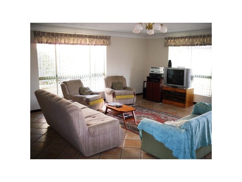 16 Pelican Loop, High Wycombe WA 6057