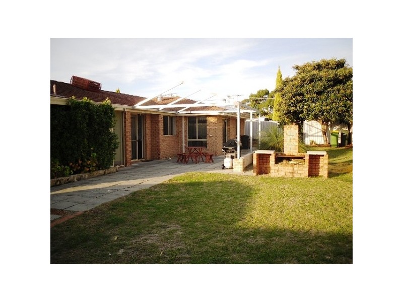 16 Pelican Loop, High Wycombe WA 6057