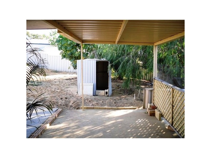 18 Welbourne Heights, Parmelia WA 6167