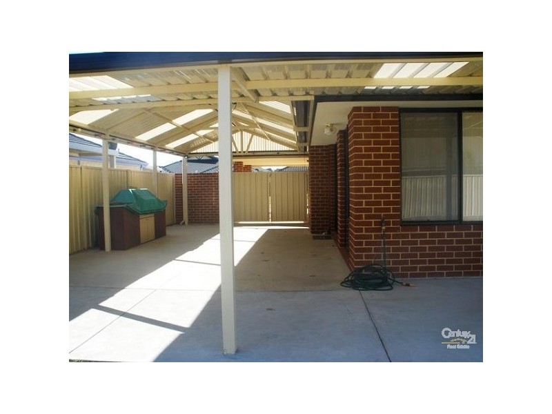 5 Copper Lane, Wattle Grove WA 6107