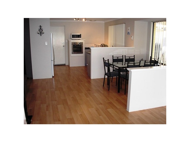 17 Seville Road, Forrestfield WA 6058