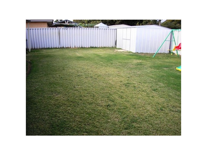 17 Seville Road, Forrestfield WA 6058