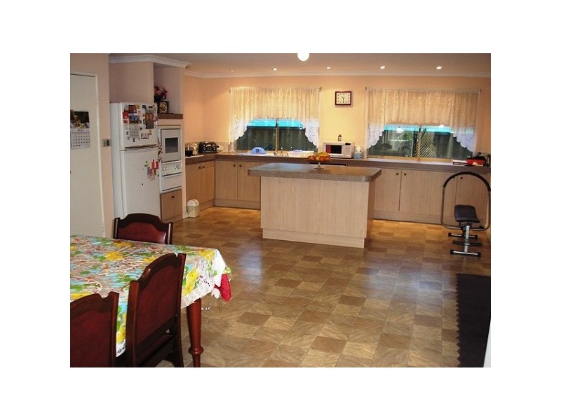 29 Marble Place, Forrestfield WA 6058