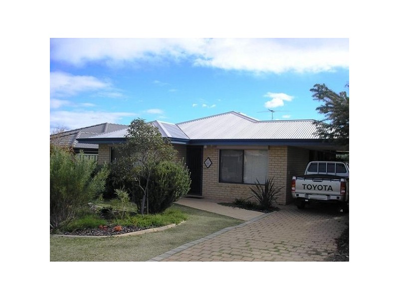 22 Fruit Tree Crescent, Forrestfield WA 6058