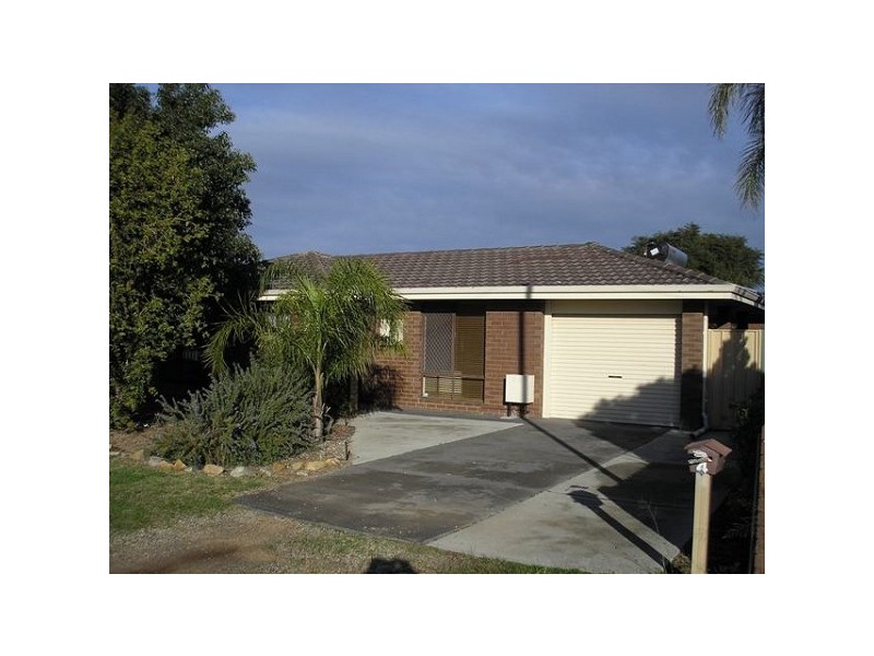 4 Mallow Way, Forrestfield WA 6058