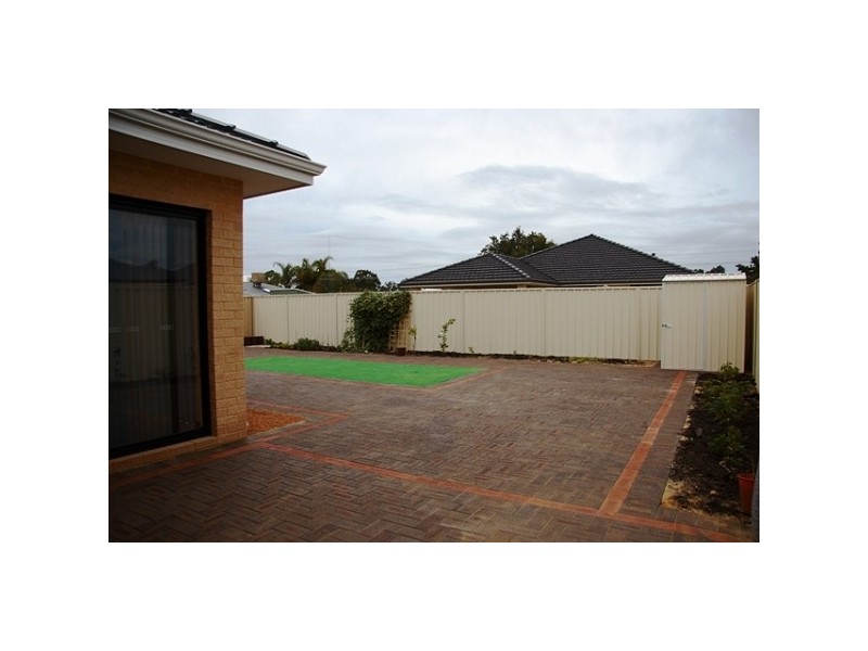24 Brittain Road, Wattle Grove WA 6107