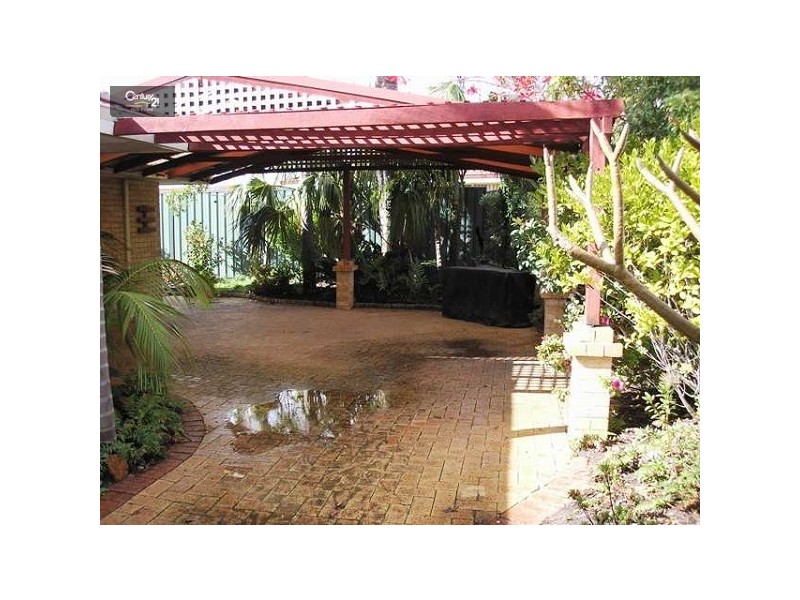 14 Citrine Gardens, Forrestfield WA 6058