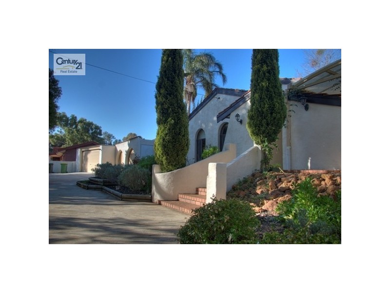 6 Moingup Street, Lesmurdie WA 6076