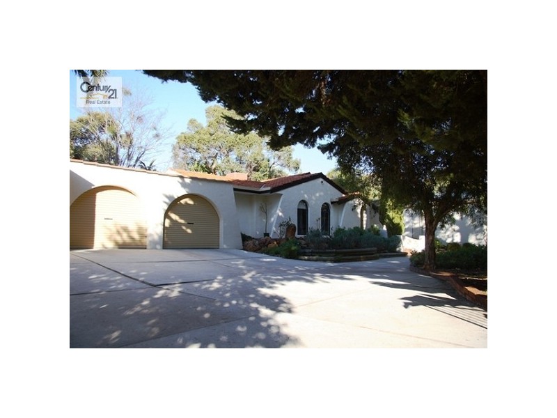 6 Moingup Street, Lesmurdie WA 6076