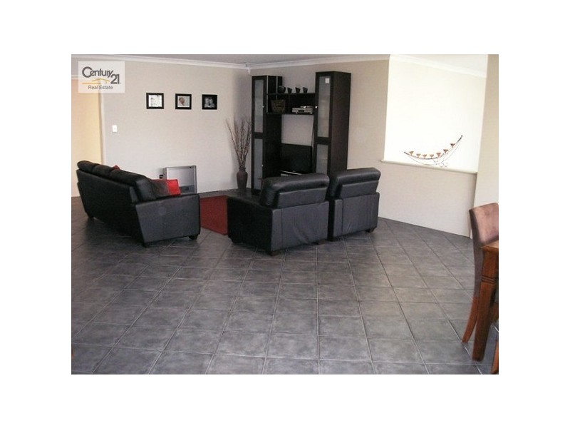 55 Gillings Parade, Wattle Grove WA 6107