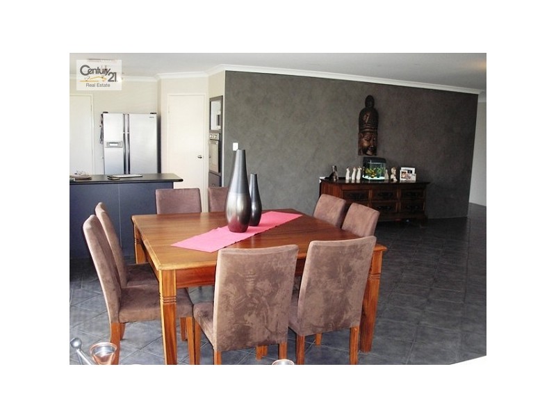 55 Gillings Parade, Wattle Grove WA 6107