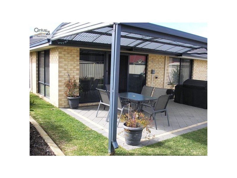 55 Gillings Parade, Wattle Grove WA 6107