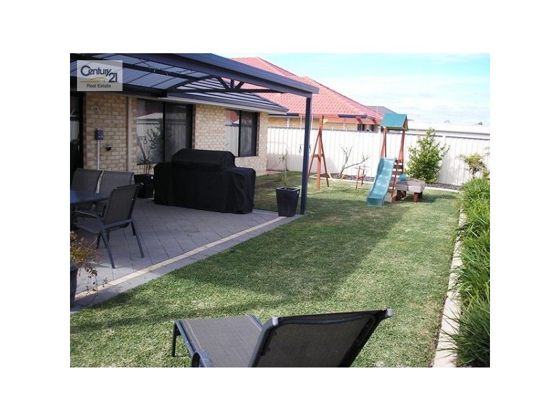 55 Gillings Parade, Wattle Grove WA 6107