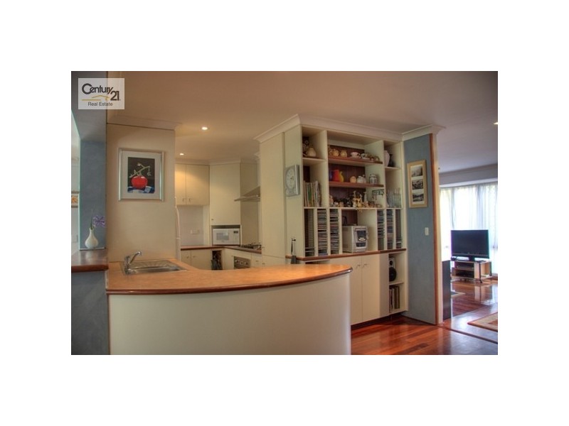 18 Woodlupine Court, Forrestfield WA 6058