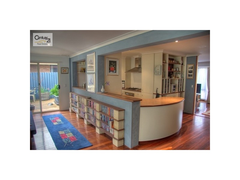 18 Woodlupine Court, Forrestfield WA 6058