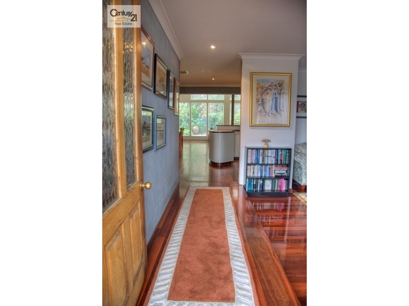 18 Woodlupine Court, Forrestfield WA 6058