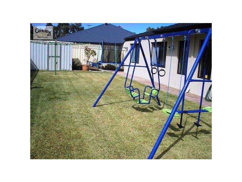 27 Kwilena Avenue, Wattle Grove WA 6107
