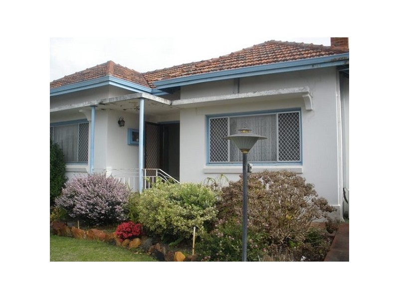 33 Smiths Avenue, Redcliffe WA 6104