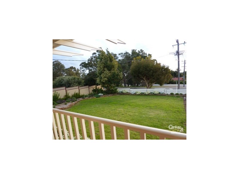 3 Lawnbrook Road West, Walliston WA 6076