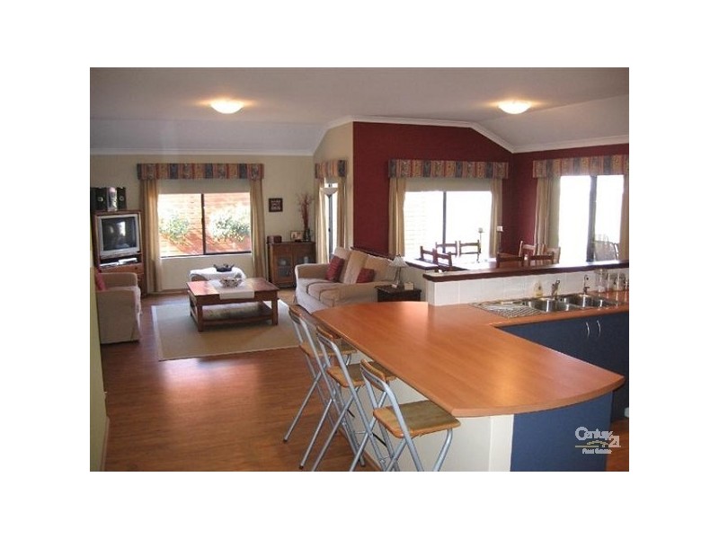 5 Limerick Loop, Wattle Grove WA 6107